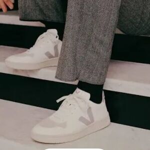Veja V-10 white/Oxford grey/black leather low top sneaker 8 (39 eur)